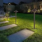 Lámparas de jardín LED Ecolite negras con diseño de estaca y base para exteriores